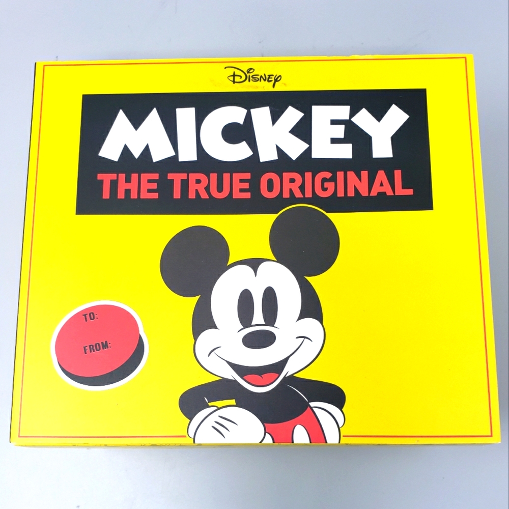 Mickey Mouse & Minnie Mouse T-Shirts  (Size: Small)